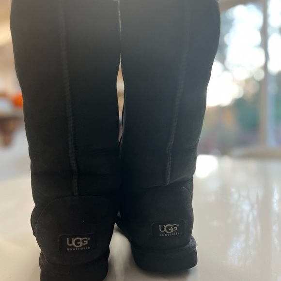 UGG Classic Tall II Women's Boot, Size 8 Black MSRP $199.99 - Picture 4 of 9